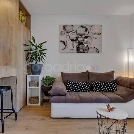 Newly Built Luka Appartement Makarska