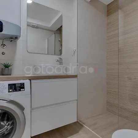 Newly Built Luka Appartement Makarska