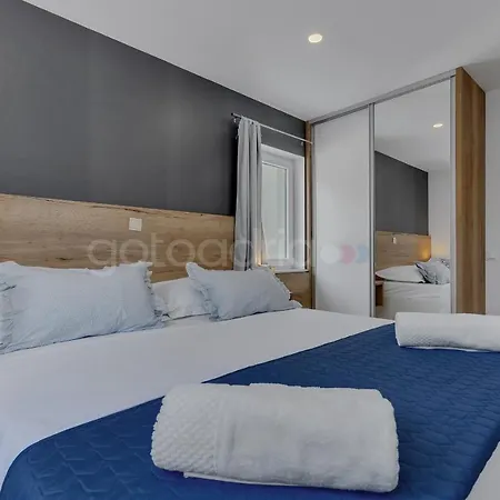 Newly Built Luka Appartement Makarska